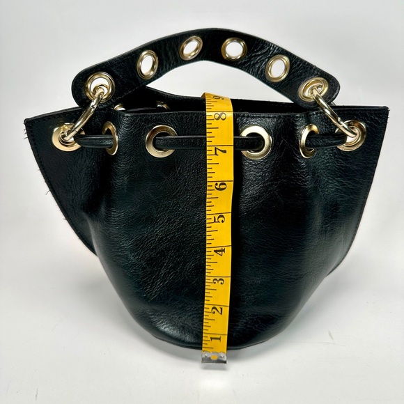 HOUSE OF HARLOW Original 1960 100% Leather Bucket Crossbody Drawstring Bag - Picture 8 of 11